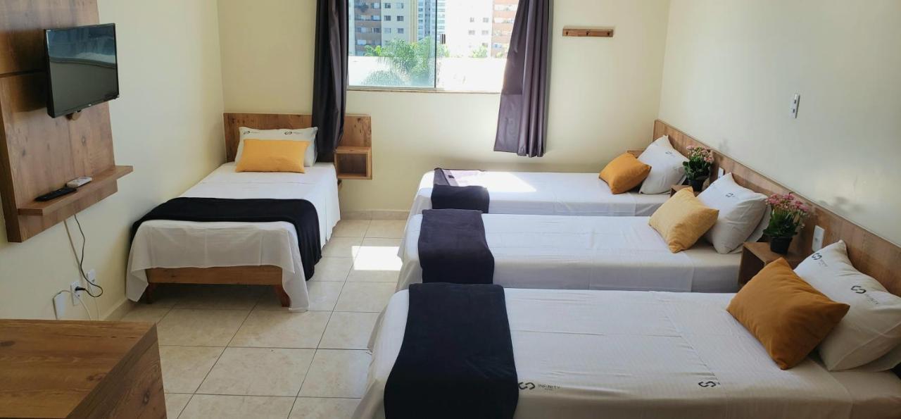 Infinity Hotel 戈亚尼亚 外观 照片