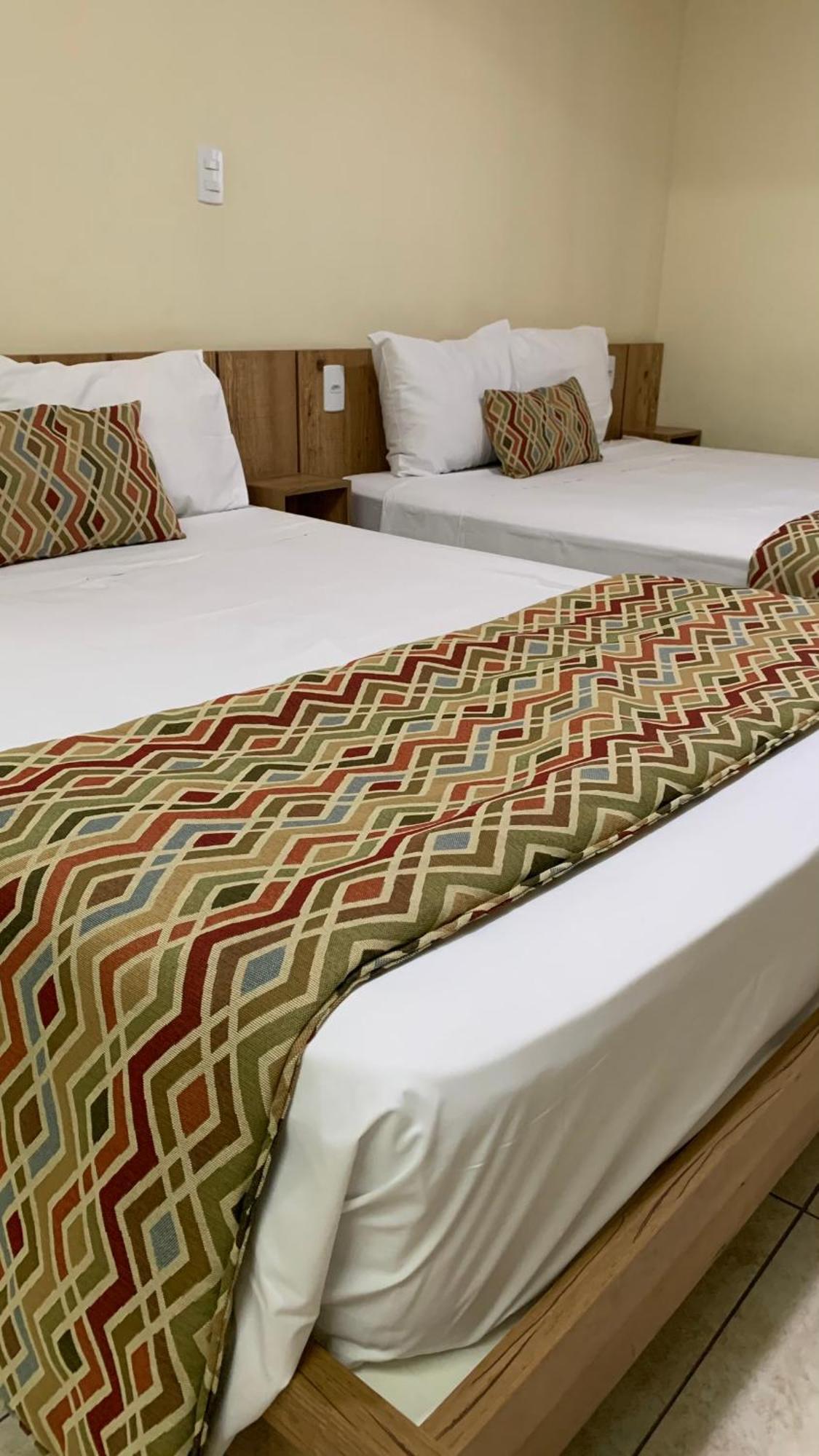 Infinity Hotel 戈亚尼亚 外观 照片